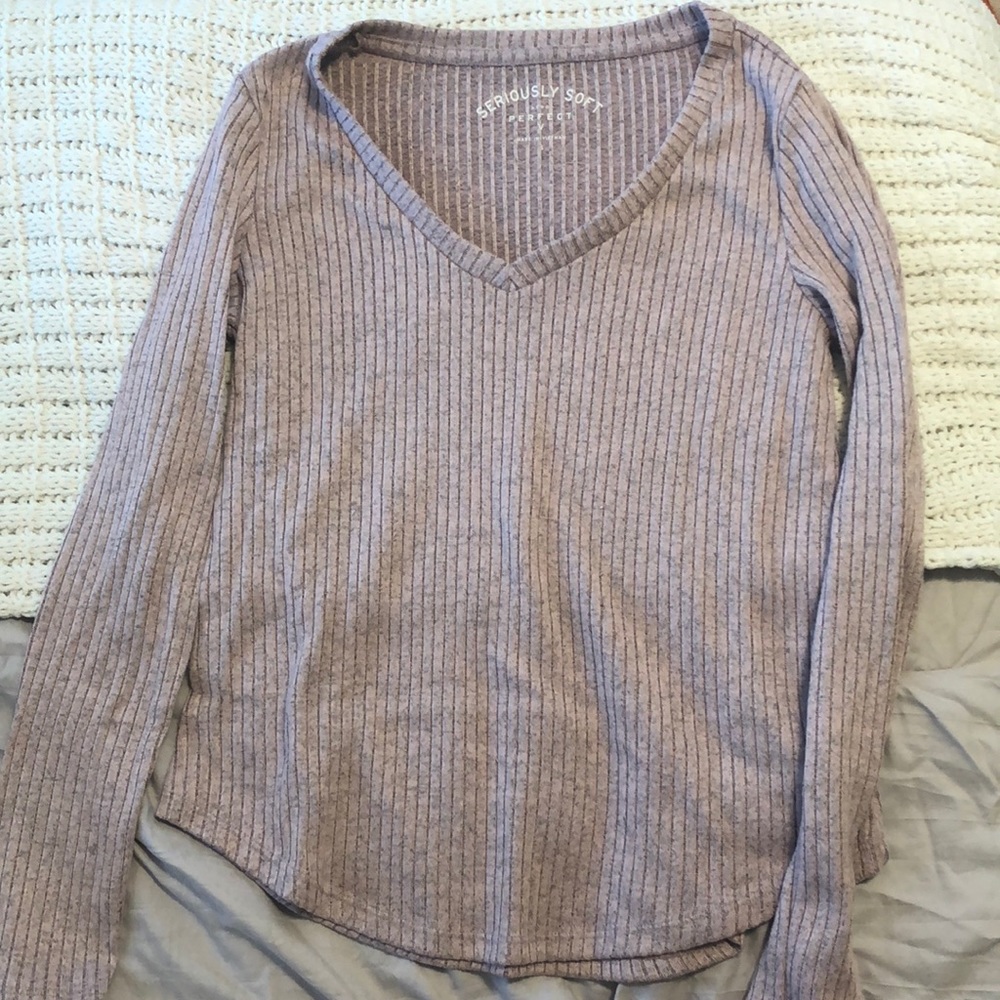 V-neck, long sleeve